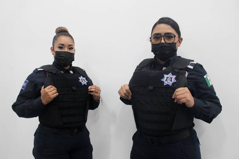 Entregan chalecos exclusivos mujeres policías noticias ciudad Juárez día de la mujer 8 de marzo paridad de género - Heraldo Juárez | Noticias Locales, Policiacas, sobre México, Chiahuahua
